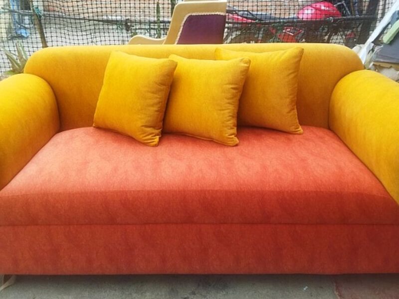 Sofa naranja Ecuador 