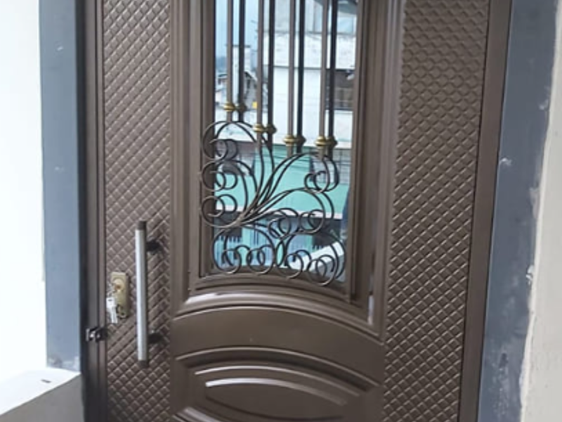 Puerta colonial vidrio Quito 