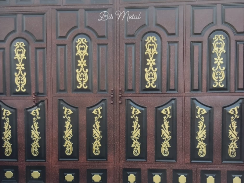Puerta estilo actual Quito 