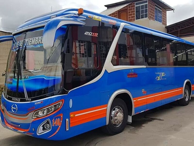 Capocidad poder liderazgo bus Ambato
