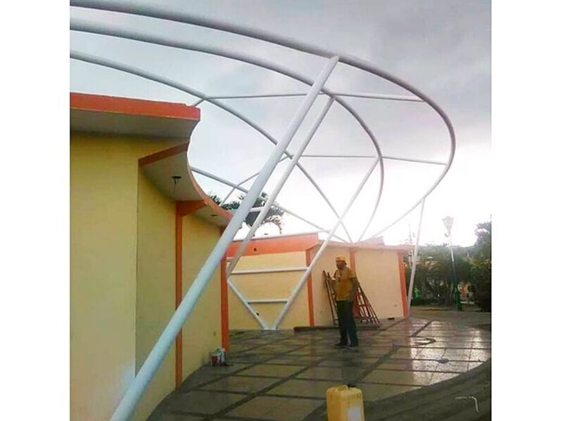 Estructura de cubierta tensomembrana Quito