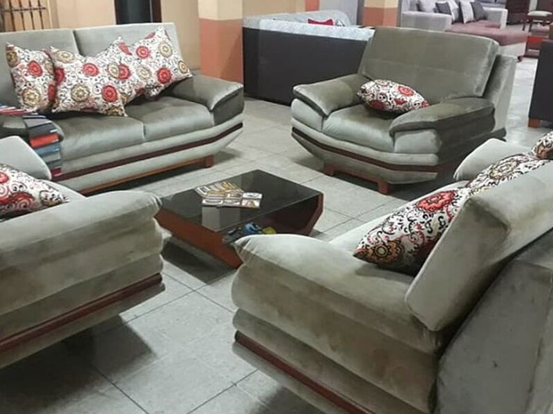 Juego sala gris Ecuador 