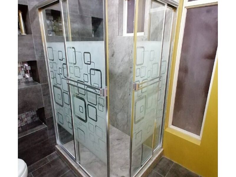 Cortina Vidrio Arenado Baño Ibarra