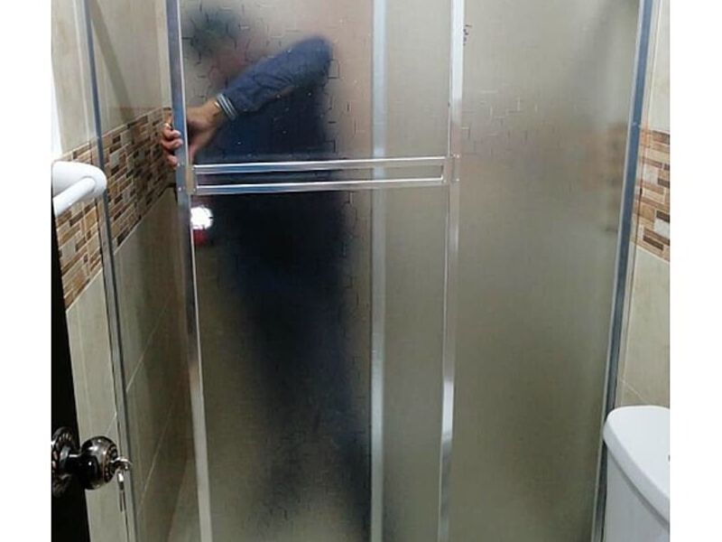 Cortina Baño Vidrio Catedral Ibarra