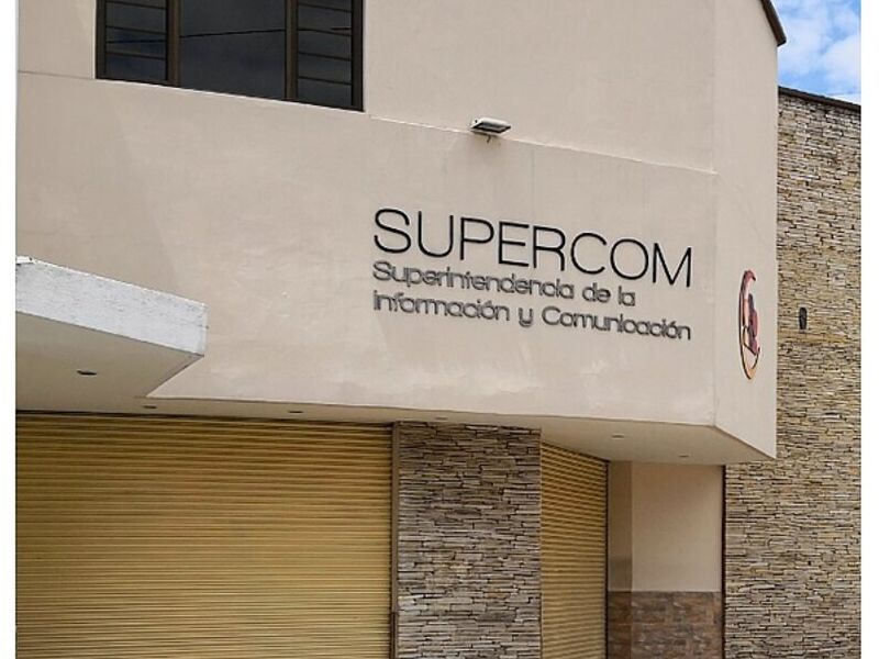 Diseño Centro Público Cuenca