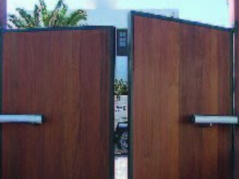 PUERTA AUTOMÁTICA MANABÍ