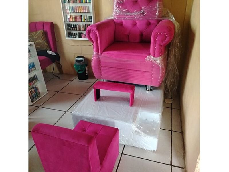 Muebles para pedicura rosa La Pila