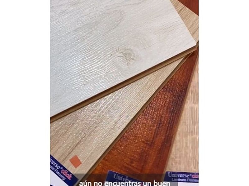 Pisos flotantes variados Quito