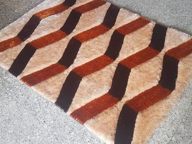 Alfombra marrón con rayas Quito