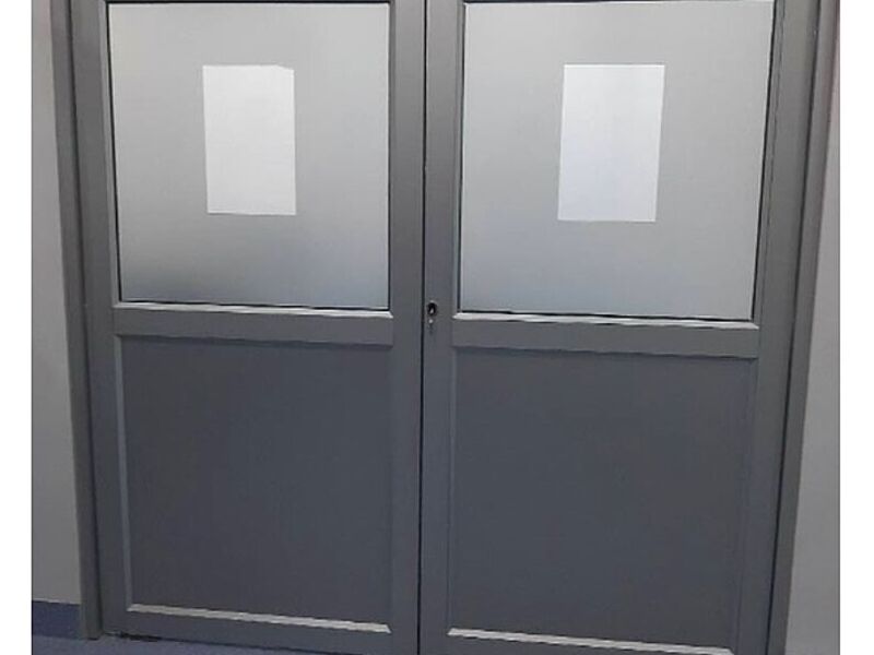 Puerta Aluminio Gris El Empalme