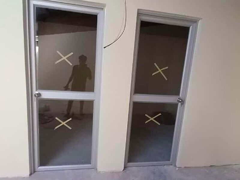 Puerta Batiente Aluminio Quito