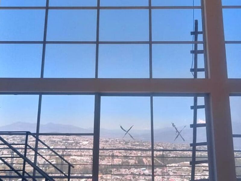 Fachada Vidrio Templado Pifo