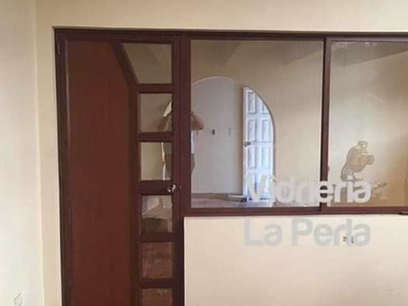 Puerta Batiente Aluminio Ibarra