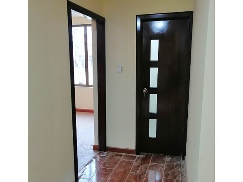 Puerta madera negra Ecuador 