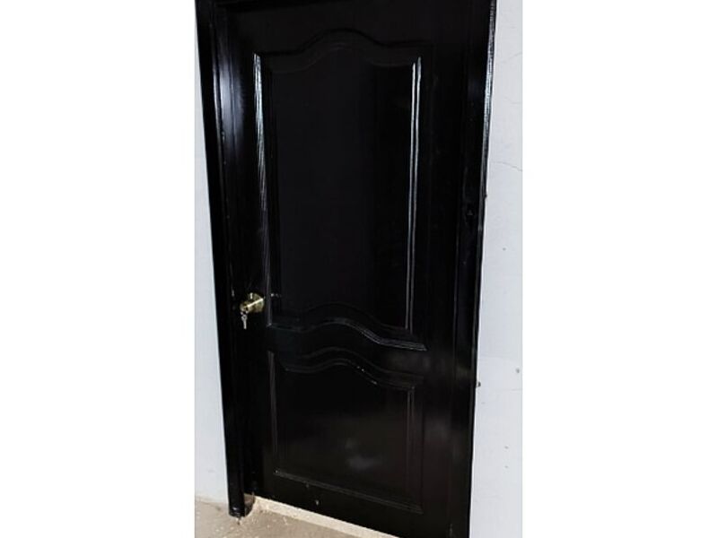 Puerta madera negra Ecuador 