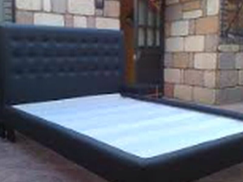 Cama tapizada Ecuador 