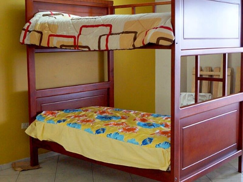 Cama litera café Ecuador 
