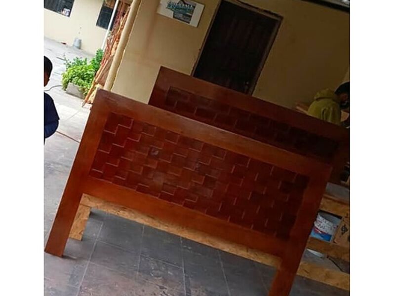 Cama  madera Ecuador