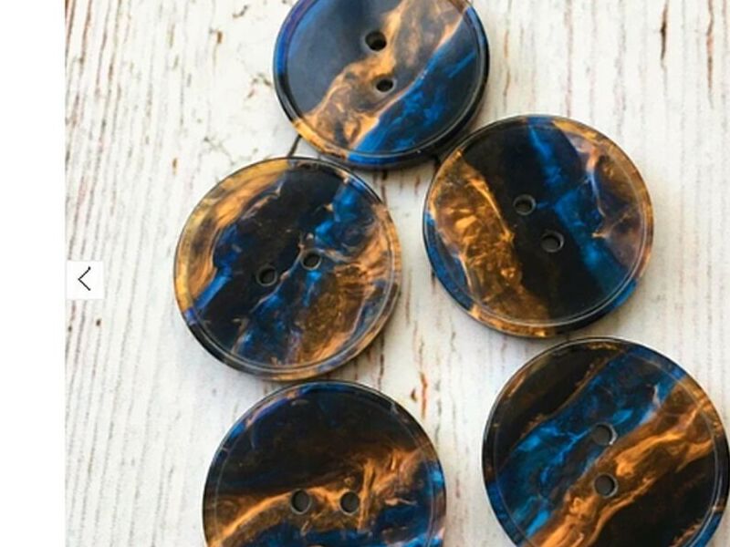 Botones vetados tostado y azul