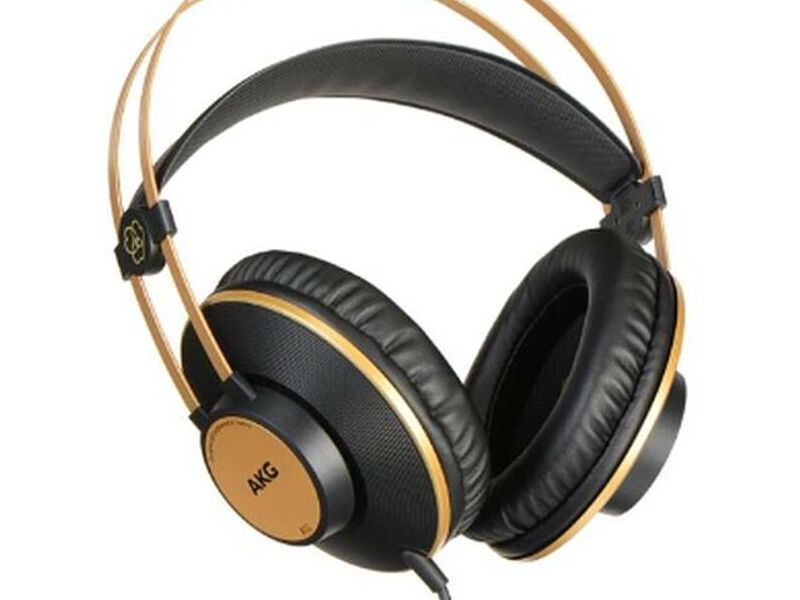 AKG K92 Audífonos cerrados de estudio