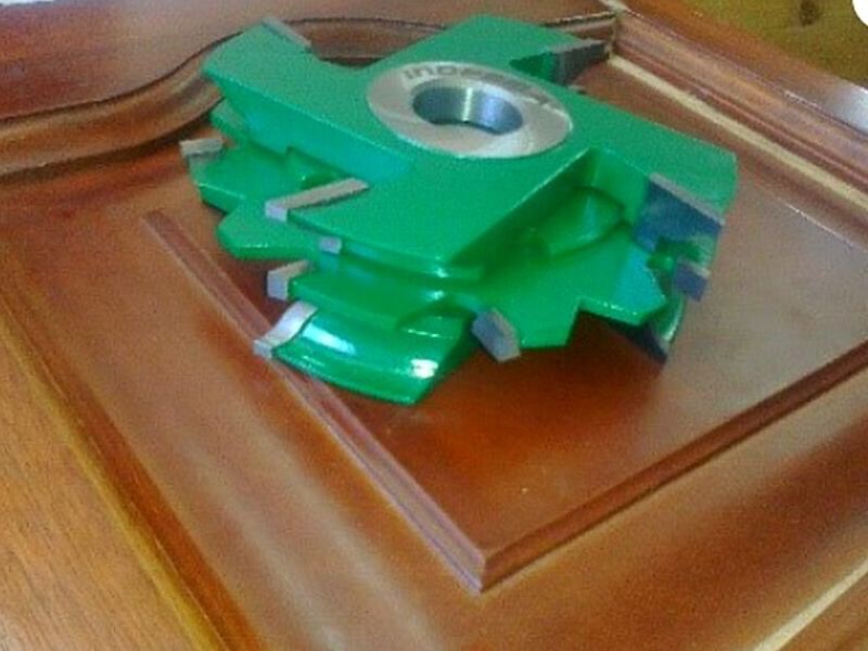 Juego de perfil y contra perfil Ecuador