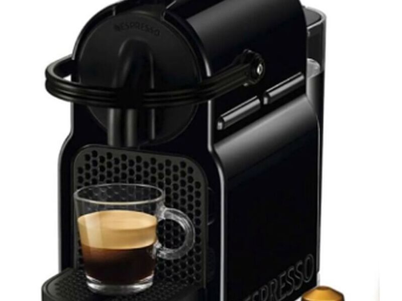 Cafetera Inissia Negra