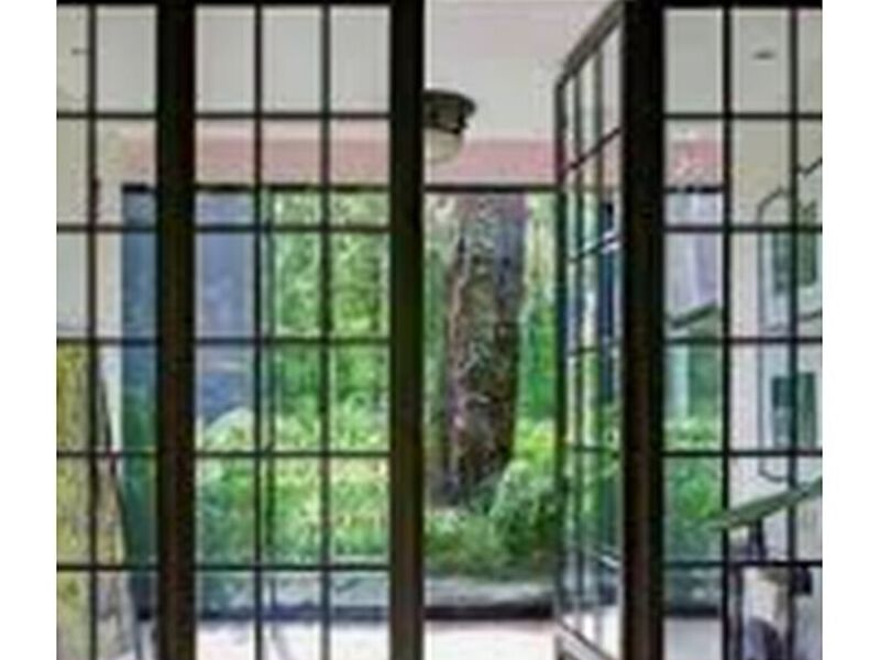 puerta elegante madera solida Ecuador 