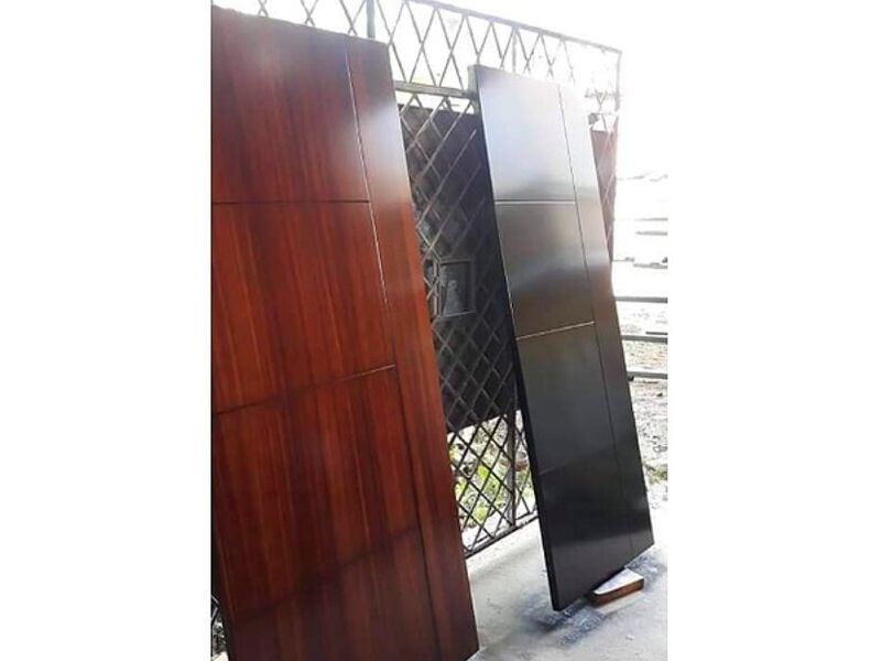 Puerta m8 Ecuador