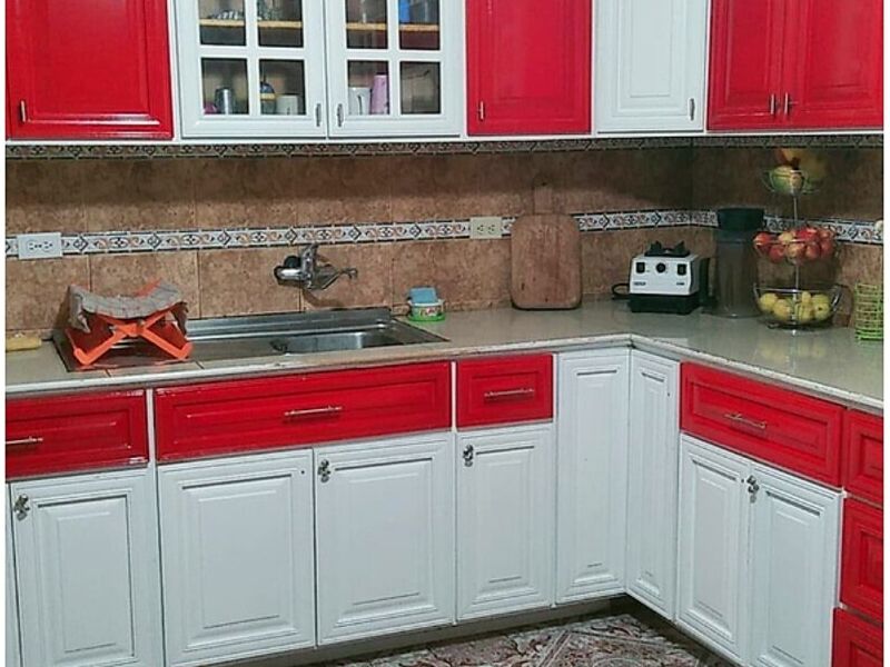 Mueble cocina blanco/rojo Ecuador 