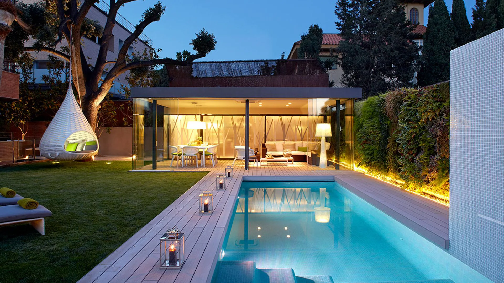 Instalación profesional de colectores solares para calentamiento de piscinas