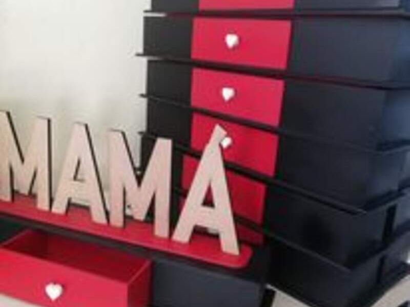 Letras gigantes de colores