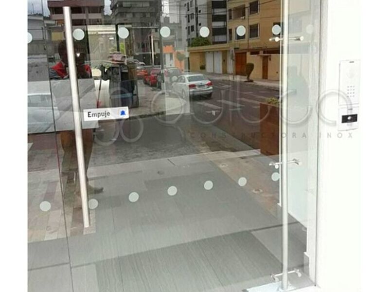 PUERTA DE VIDRIO QUITO EC