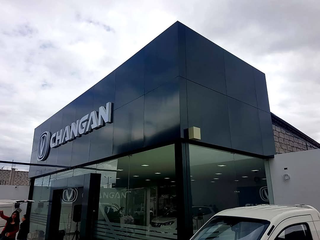 Instalaciones Fachadas El Condado