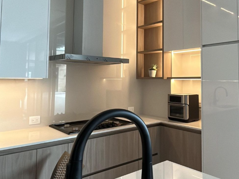 luces elegantes cocina Ecuador