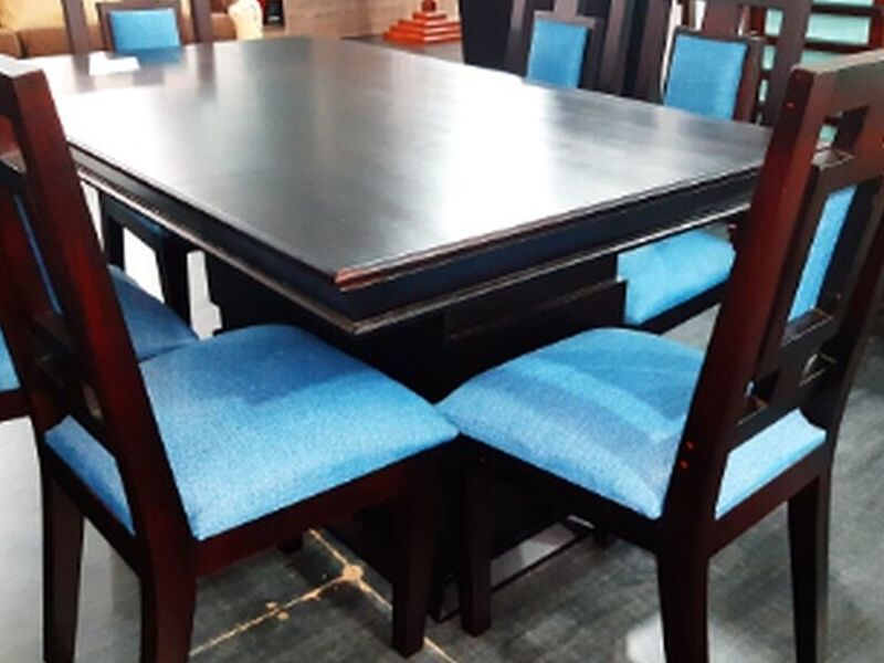 Mesa comedor sillas tapizadas azul Ecuador