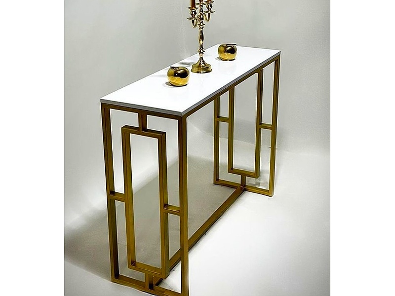 Consola modelo Egipcia Ecuador