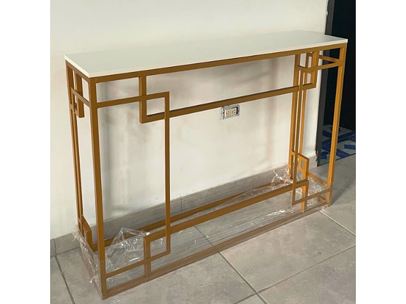 Consola modelo Romana Ecuador