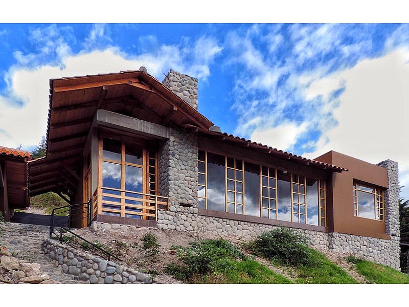 Vivienda rustica piedra Ecuador