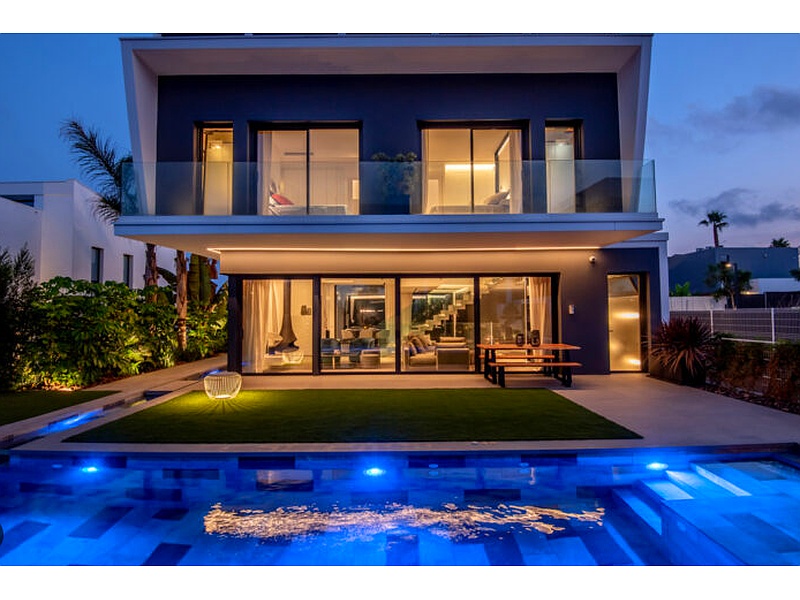 Casa con Piscina Ecuador