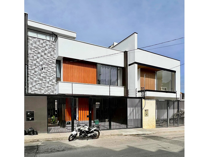 Construcción de casa residencial  Ecuador	