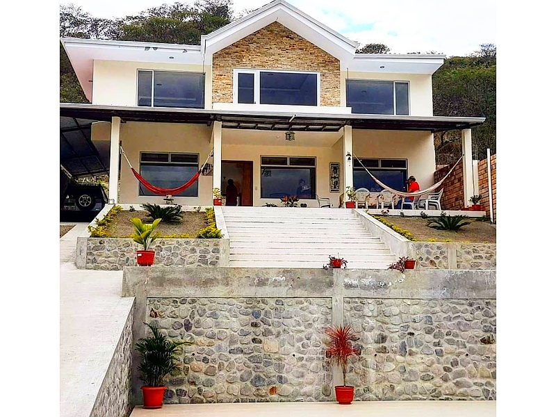 Casa dos plantas Ecuador