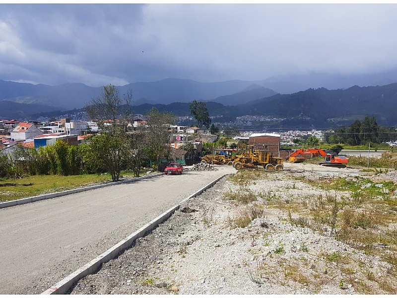 Construcción vías de piedra Ecuador
