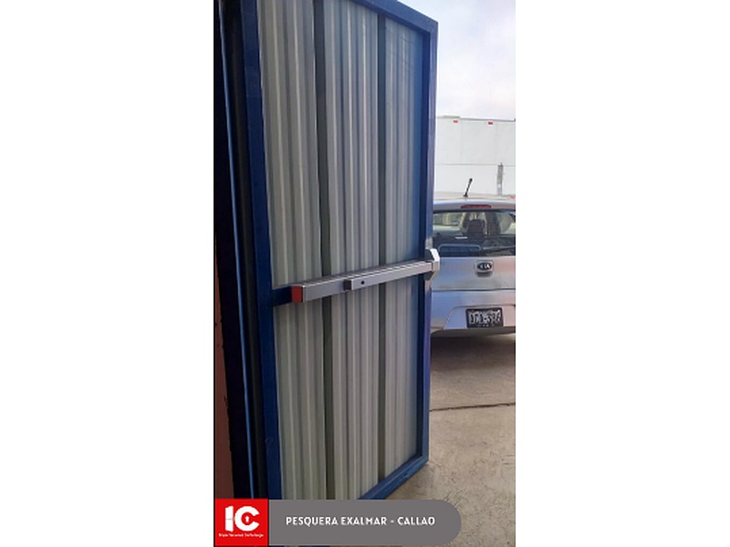Puerta Cortafuegos con Sistema de Control Electrónico Ecuador