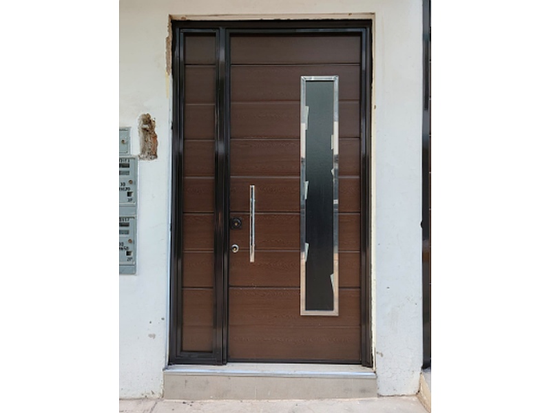 Puerta Garaje Estilo Moderno VidrioAluminio Ecuador