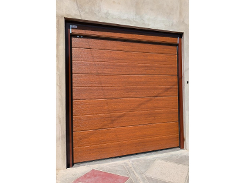 Puerta Garaje con Acabado Lacado Mate Ecuador