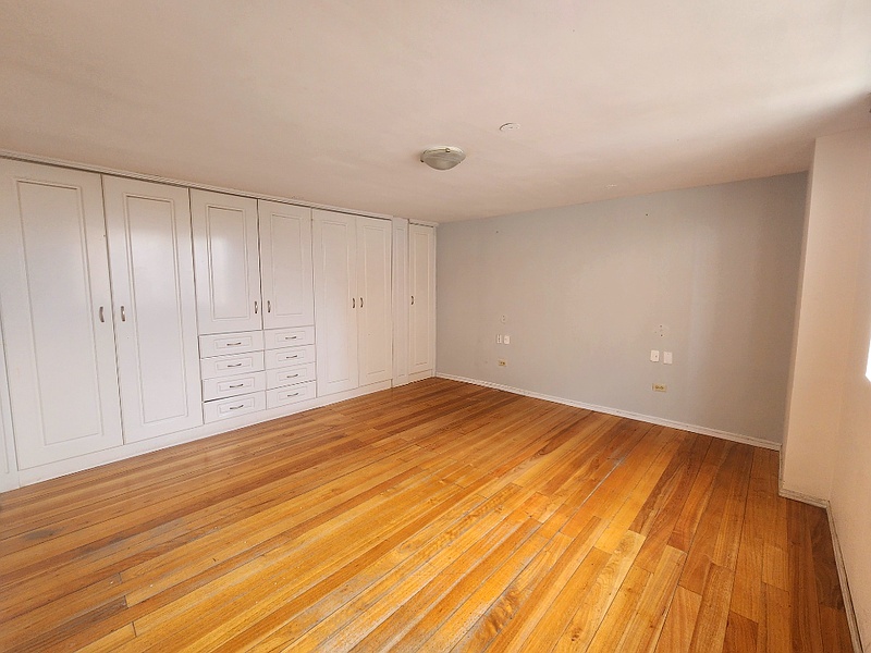 Instalación Piso Flotante Latacunga