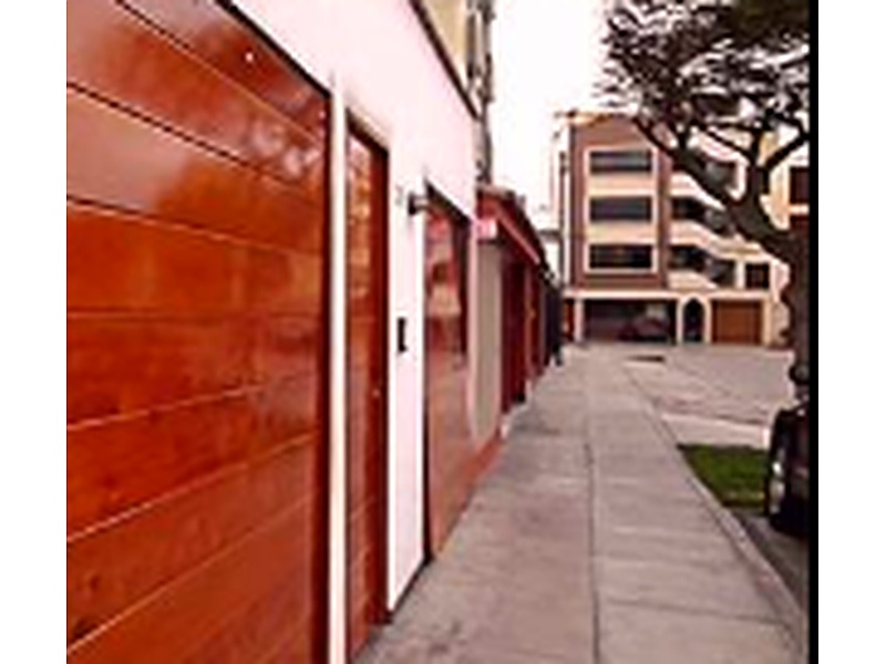 Puerta Garaje Basculante de Acero Galvanizado Ecuador