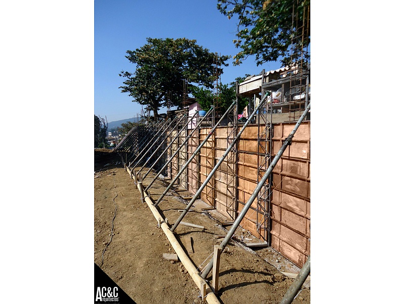 Construcción Cerramiento Perimetral Quito