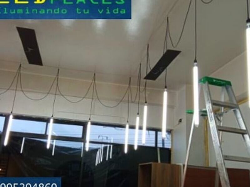 Tubos de luz Ecuador