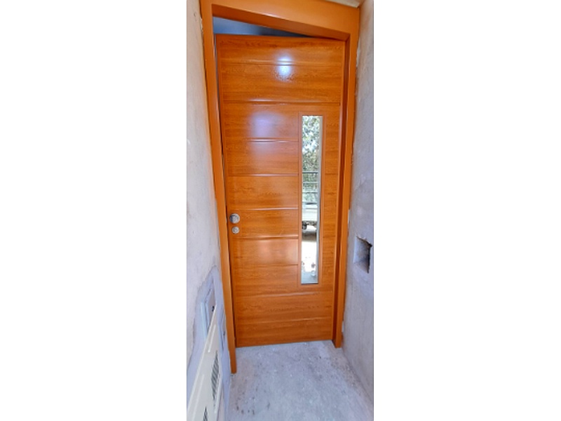 Puerta Tradicional de Nogal Sala de Música Ecuador